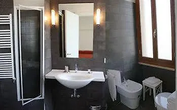 San Pietro Suites Rome Guest house
